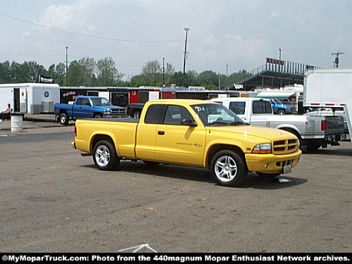 Dodge Dakota R/T Club Cab pickup